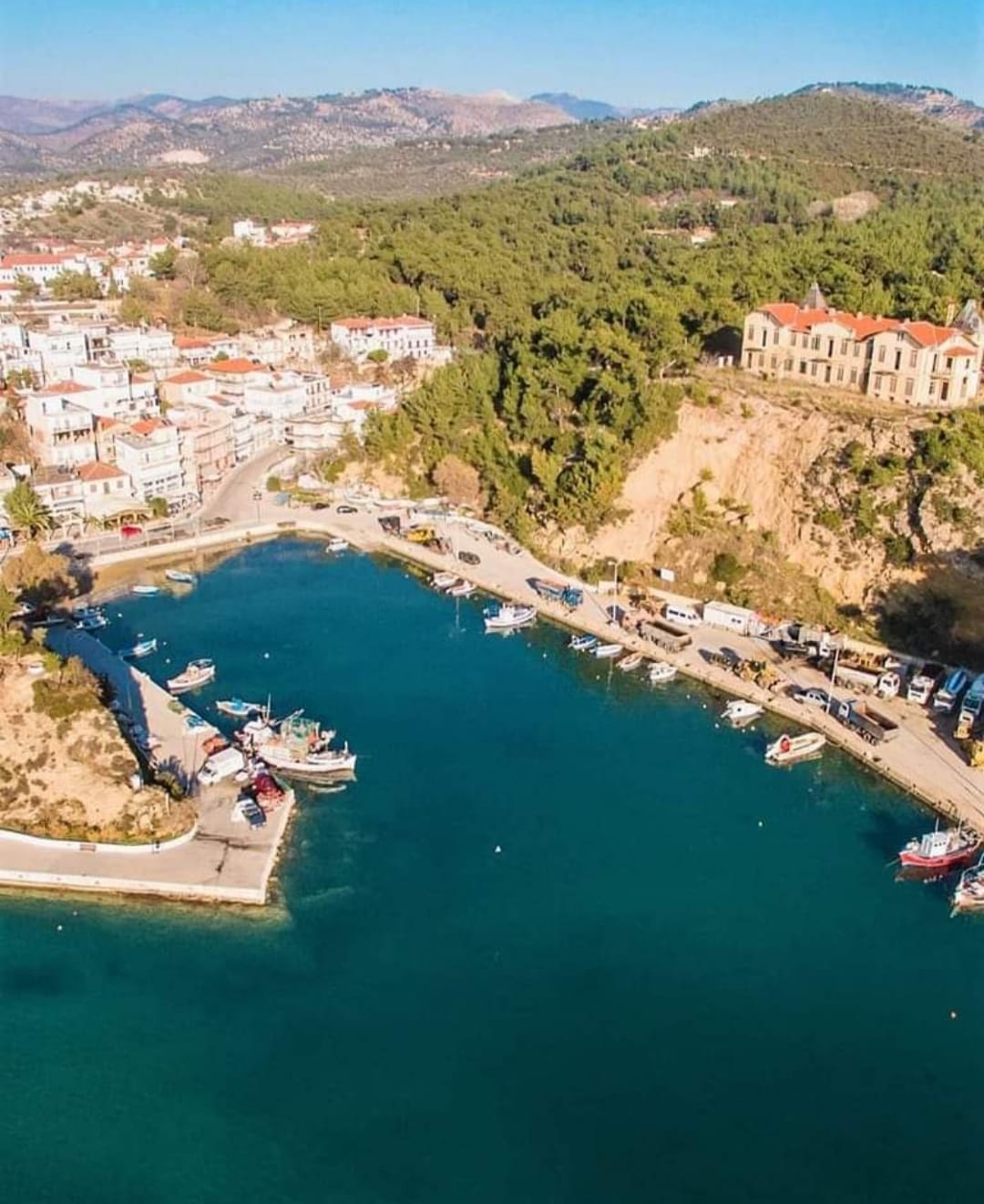 Έκθεση Φοιτητικών Εργασιών του Εργαστηρίου Μορφολογίας-Ρυθμολογίας της Αρχιτεκτονικής Σχολής του Δ.Π.Θ. (10/6-30/8/2023).